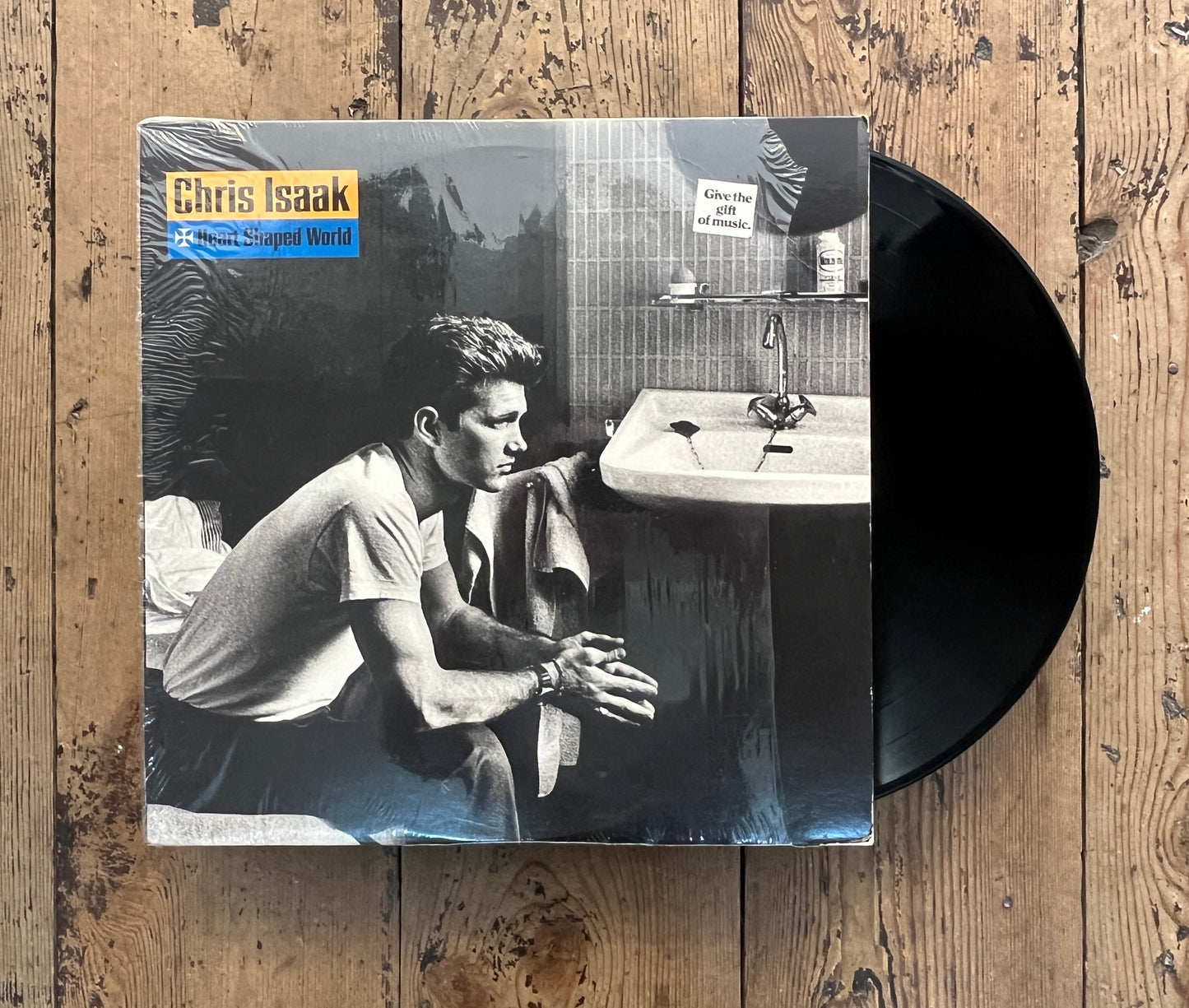 Chris Isaak - Heart Shaped World
